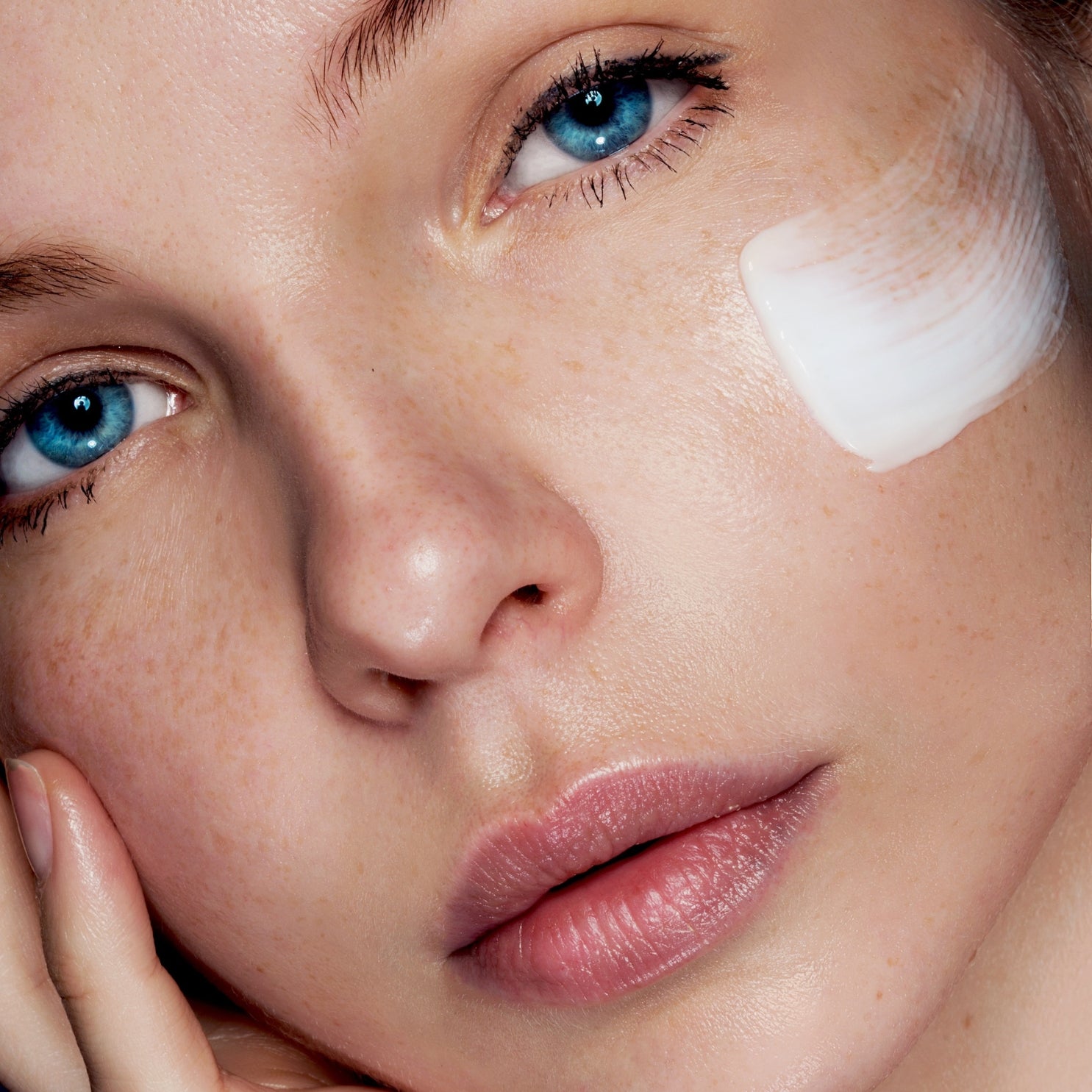 Dr. Dermaluci Lab's anti-aging Marine Collagen Cream, formulated with low and high molecular weight hyaluronic acid for deep hydration and elasticity improvement.