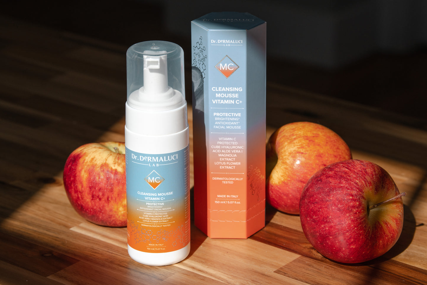 Vitamin C + Hyaluron-Reinigungsschaum