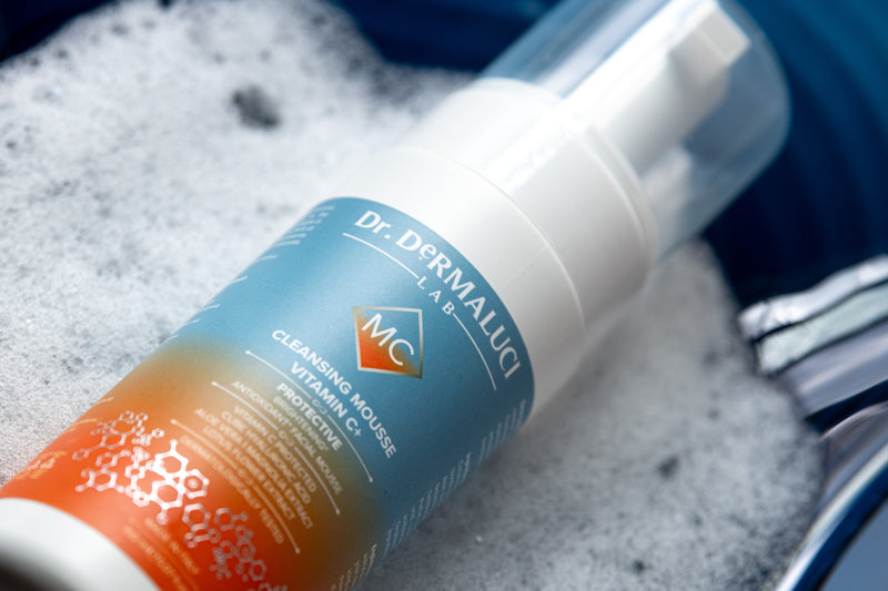 Vitamin C + Hyaluron-Reinigungsschaum